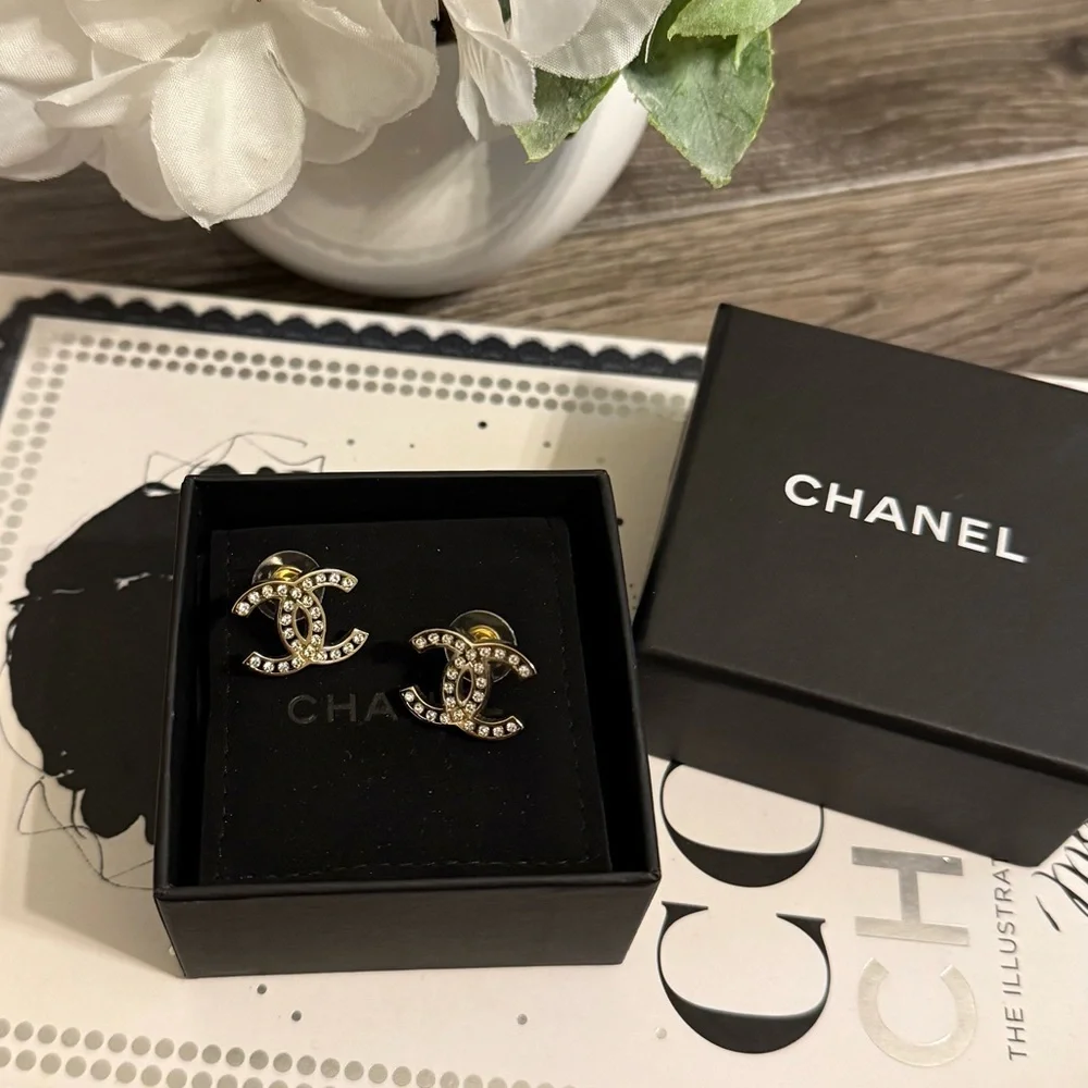 Chanel Gold CC Crystal Stud Earrings - Picture 5 of 10